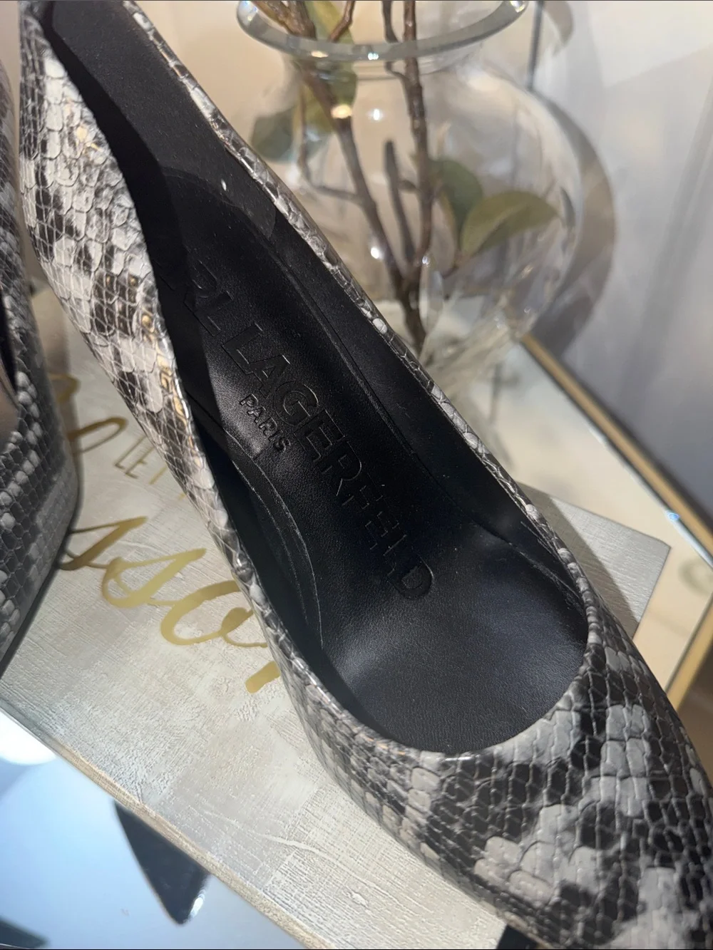 Karl Lagerfeld Black & Gray Snake-Print Pointed Toe Pumps 8M
